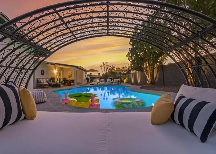Casa Paradiso With Private Pool Firepit & Putting Holiday home Phoenix