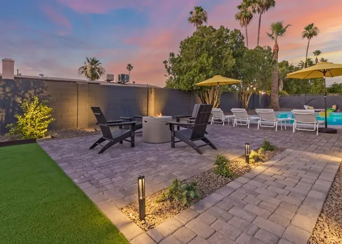 Casa Paradiso With Private Pool Firepit & Putting Holiday home *